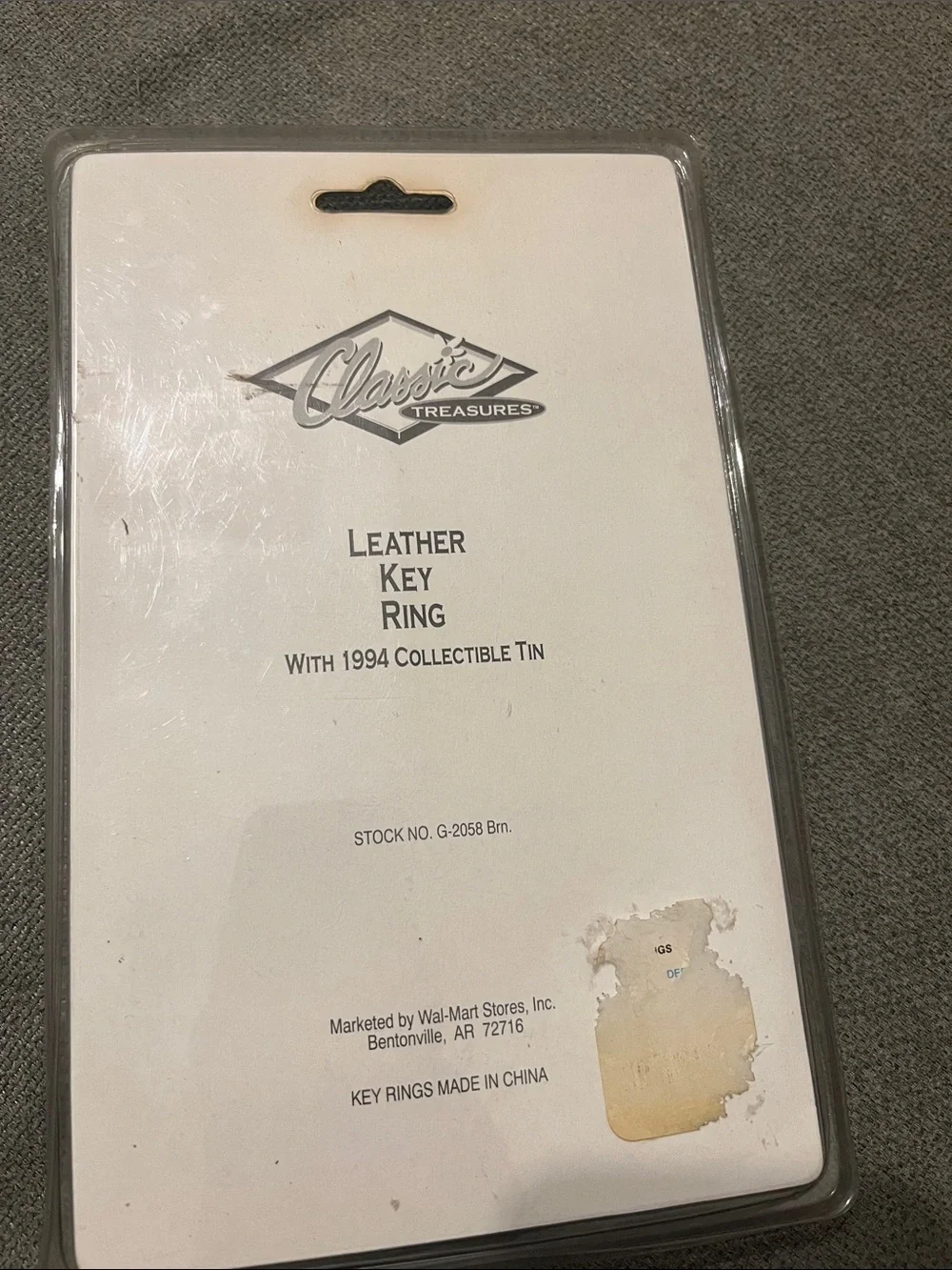 Mount  Rushmore Collection Tin / leather key chain vintage